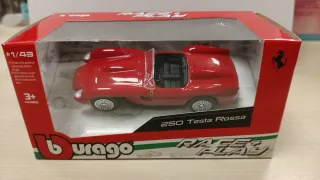 Burago Ferrari 250 Testa Rossa 1/43