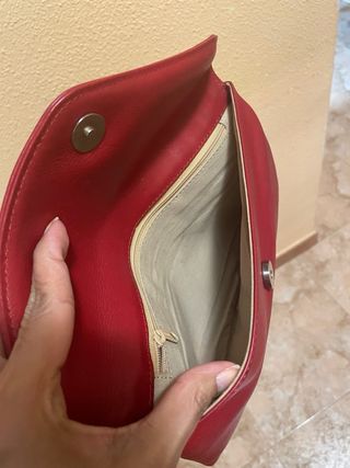 Bolso de mano rojo