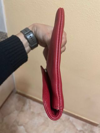 Bolso de mano rojo