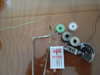 Máquina de coser Alfa con mueble