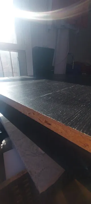 Mesa negra Ikea con 4 sillas