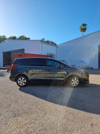 Peugeot 5008 2014 1.6 e-HDI