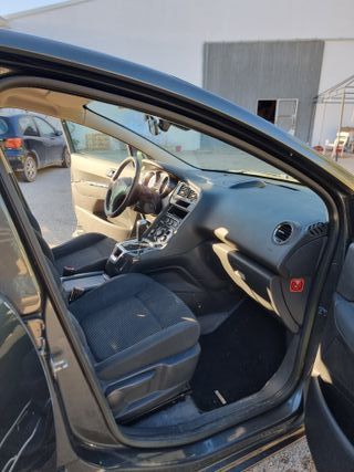 Peugeot 5008 2014 1.6 e-HDI