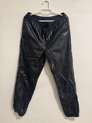 Pantalón SHEIN efecto piel negro Talla L