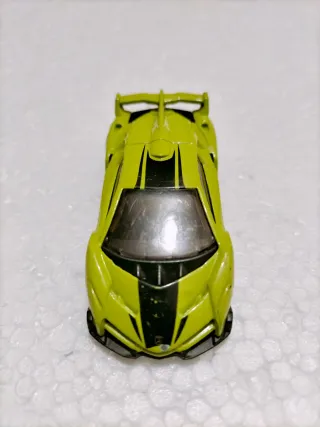 Lamborghini Veneno hotwheels no Bburago