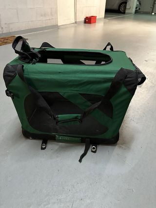 Traspontín para animales verde y negro