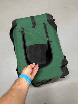 Traspontín para animales verde y negro