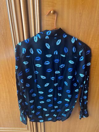 Camisa Zara Estampada Labios Azul Negro