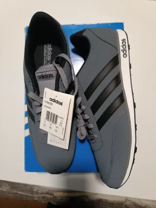 Adidas Neo V Racer Gris Talla 44 2/3 a estrenar