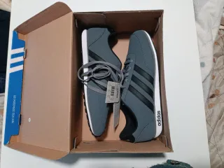 Adidas Neo V Racer Gris Talla 44 2/3 a estrenar