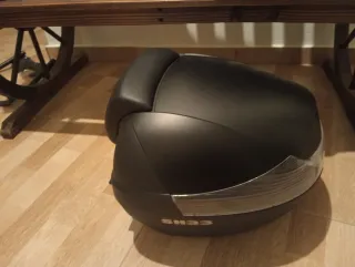 Baúl Shad 33L con parrilla