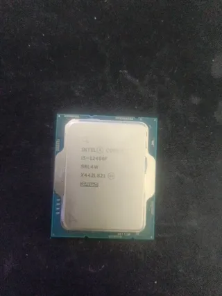 Procesador Intel Core i5-12400F con 3 mese garatia