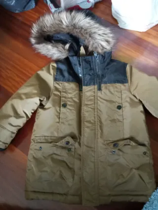 Chamarra niño con gorro y pelo