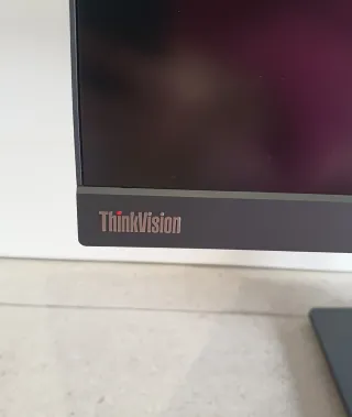 2x Lenovo ThinkVision Monitor - 27" inch pantallas
