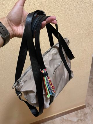 Bolso beige satinado nuevo