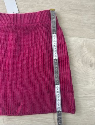 Falda corta punto burgundy Mango S