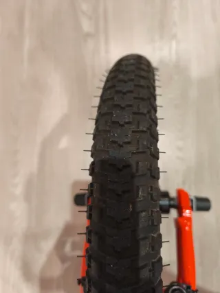 Bicicleta infantil naranja