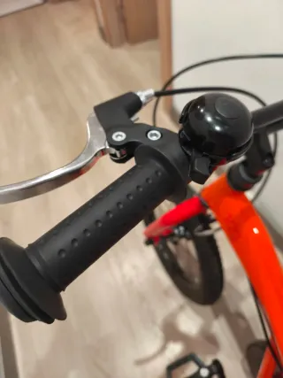 Bicicleta infantil naranja