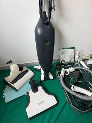 Folletto VK220S Completa di tutto in garanzia