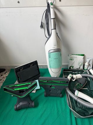 Folletto VK220S Completa di tutto in garanzia