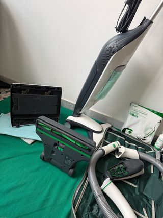 Folletto VK220S Completa di tutto in garanzia