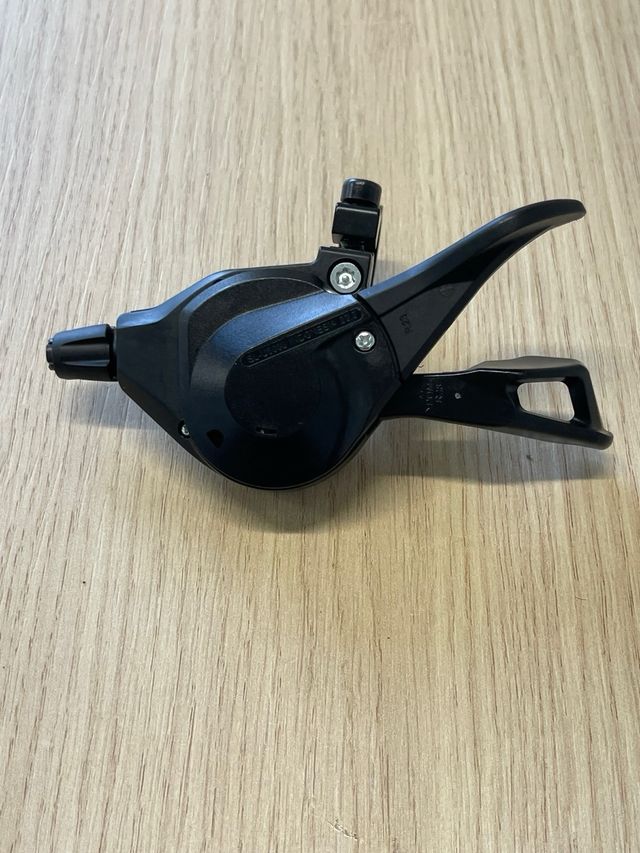 Mando Cambio Shimano CUES Derecho 11v sl-u6000 NOS