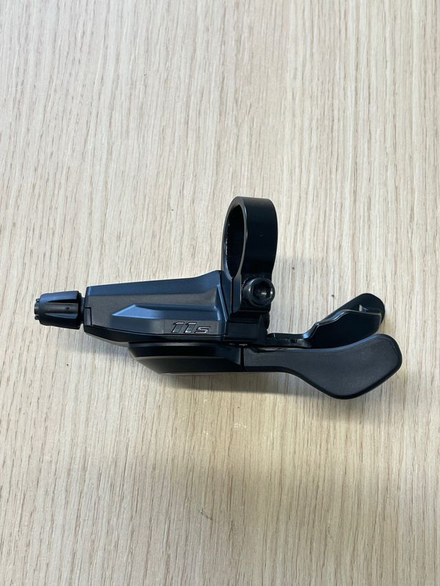 Mando Cambio Shimano CUES Derecho 11v sl-u6000 NOS