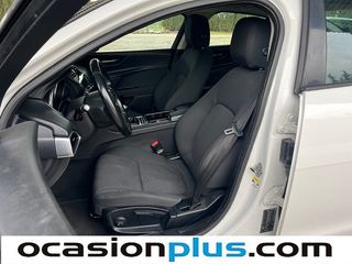 Jaguar XE 2.0 Diesel XE-Pure RWD 132 kW (180 CV)