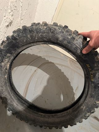 Rueda Maxxis 140/80-18