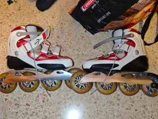 Patines en línea profesionales velocidad carbono.
