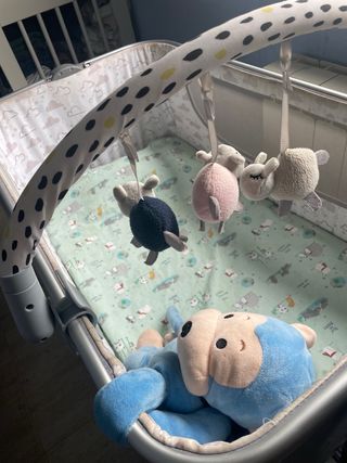 Cuna de bebé casi nueva (babylo)