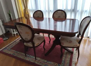 Mesa de comedor de madera maciza