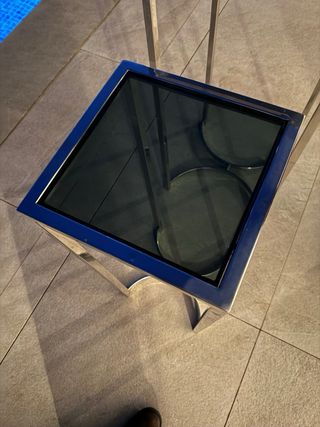 Conjunto 2 mesas auxiliares cristal y metal