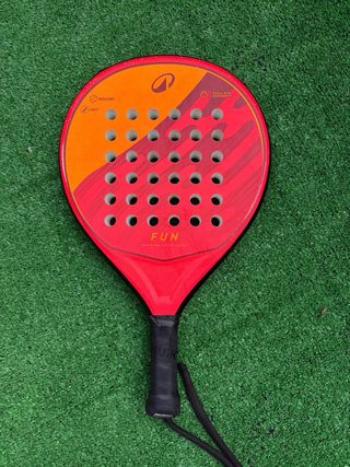 Pala de pádel niño roja y naranja