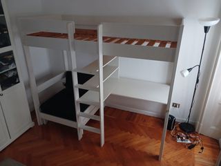 Letto soppalco con divano e scrivania