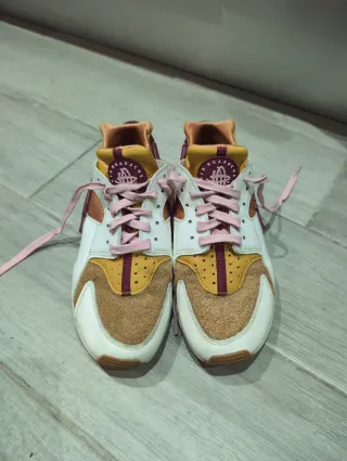 Nike Huarache Talla 40 Beige/Blanco