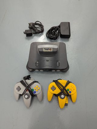 Consola Nintendo 64 + 2 mandos + cables + FIFA 98