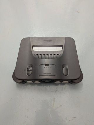 Consola Nintendo 64 + 2 mandos + cables + FIFA 98