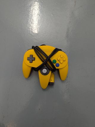 Consola Nintendo 64 + 2 mandos + cables + FIFA 98