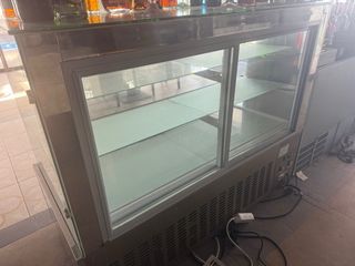 Nevera expositora refrigerada