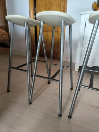 3 Taburetes altos