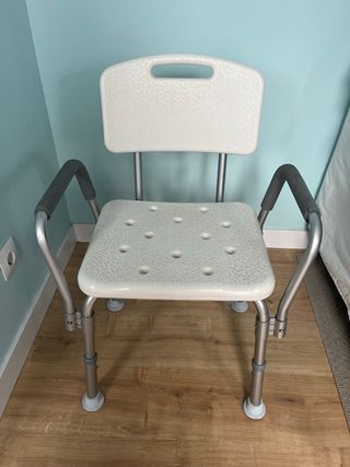 Silla de ducha con asiento y respaldo