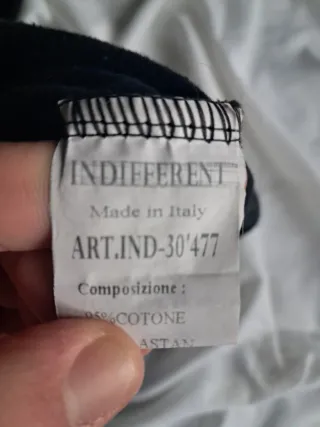 Maglia nera con fiori, 12 anni