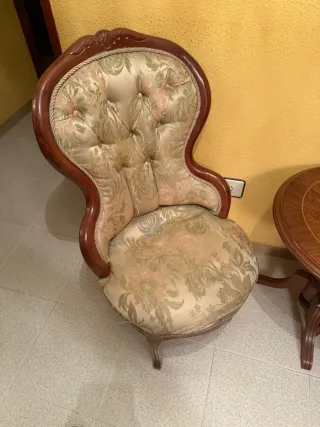 2 Sillas Clásicas Tapizadas