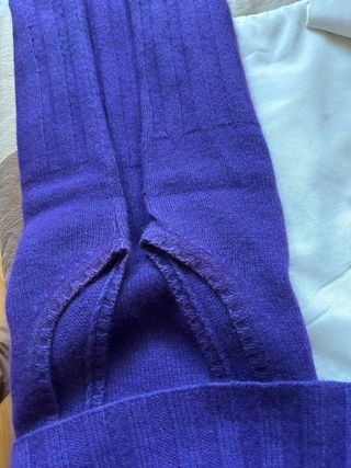 Jersey CH sin mangas cuello alto morado