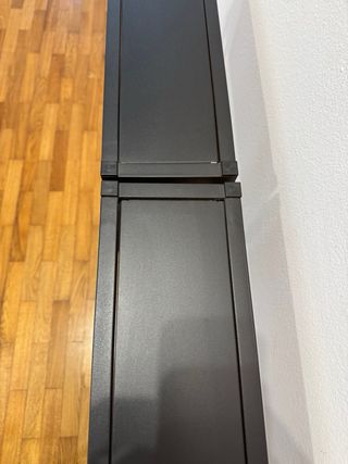 Estantería metálica negra