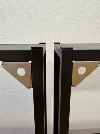 Estantería metálica negra