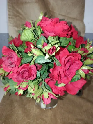 Precioso Ramo Flores Artificiales Rojas