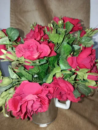 Precioso Ramo Flores Artificiales Rojas