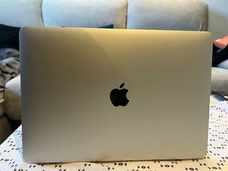 Macbook Pro 13 2019 256GB 8GB RAM